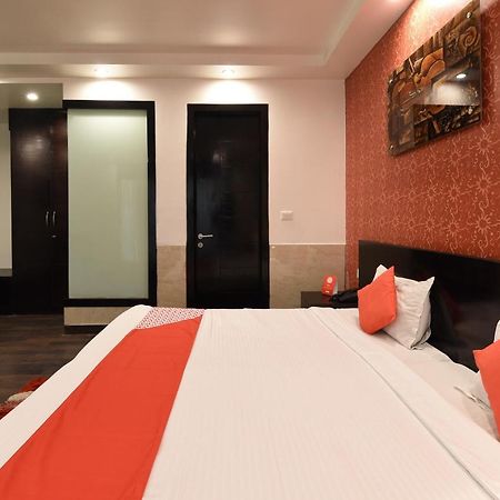 Oyo Flagship 18940 Hotel Swathi نيودلهي المظهر الخارجي الصورة
