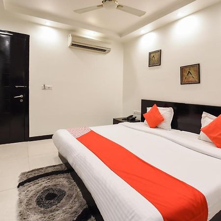Oyo Flagship 18940 Hotel Swathi نيودلهي المظهر الخارجي الصورة